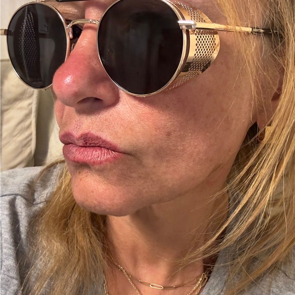 UNISEX Stylish Gold Sunglasses - Picture 13 of 15